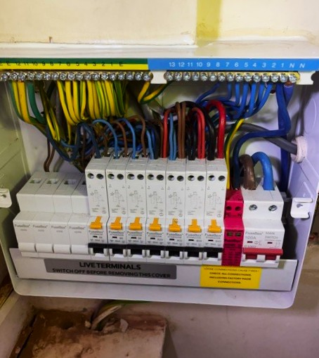 Shofi Electric at work